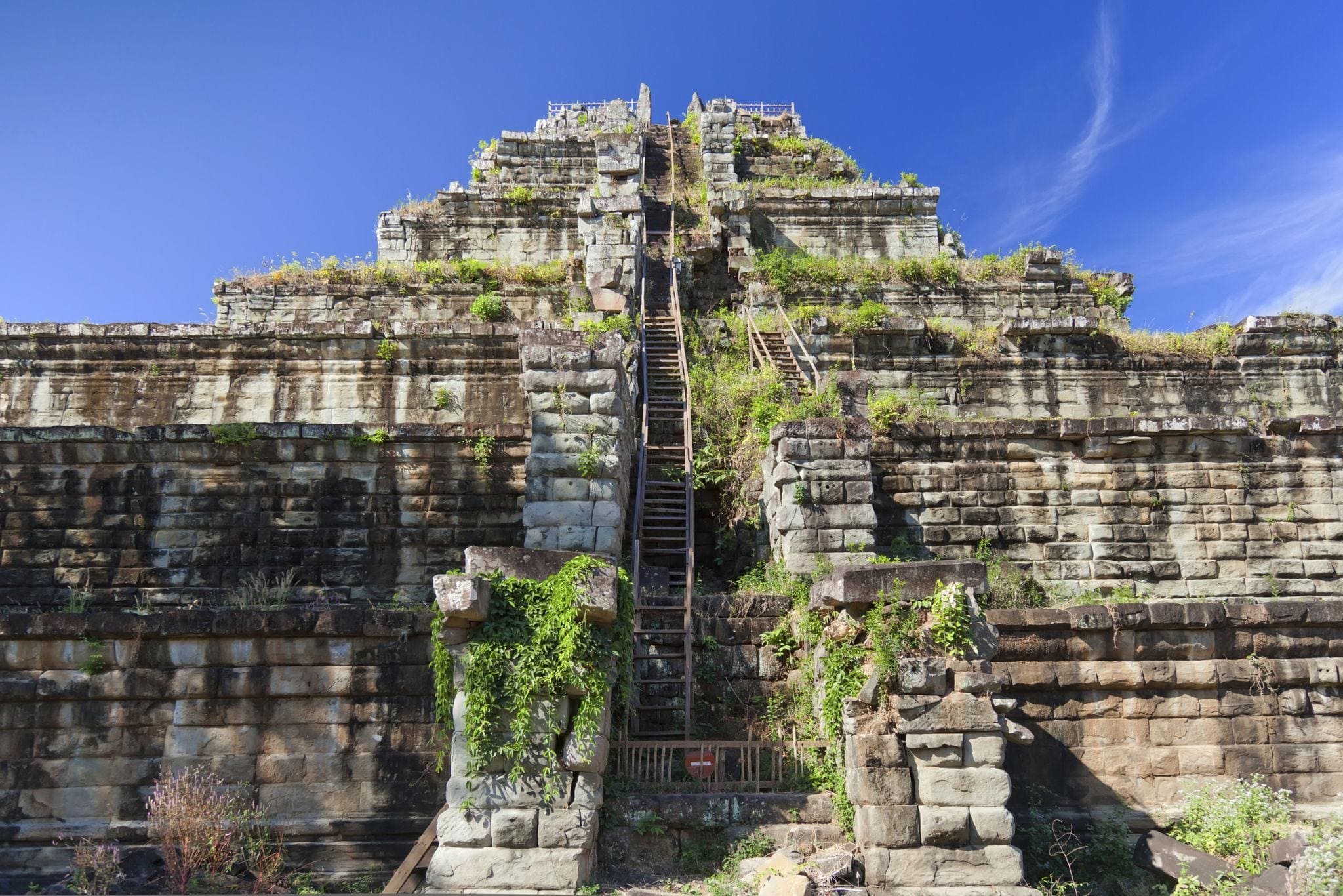 Koh Ker & Beng Mealea: Exploring Cambodia's Lost Jungle Temples photo 2