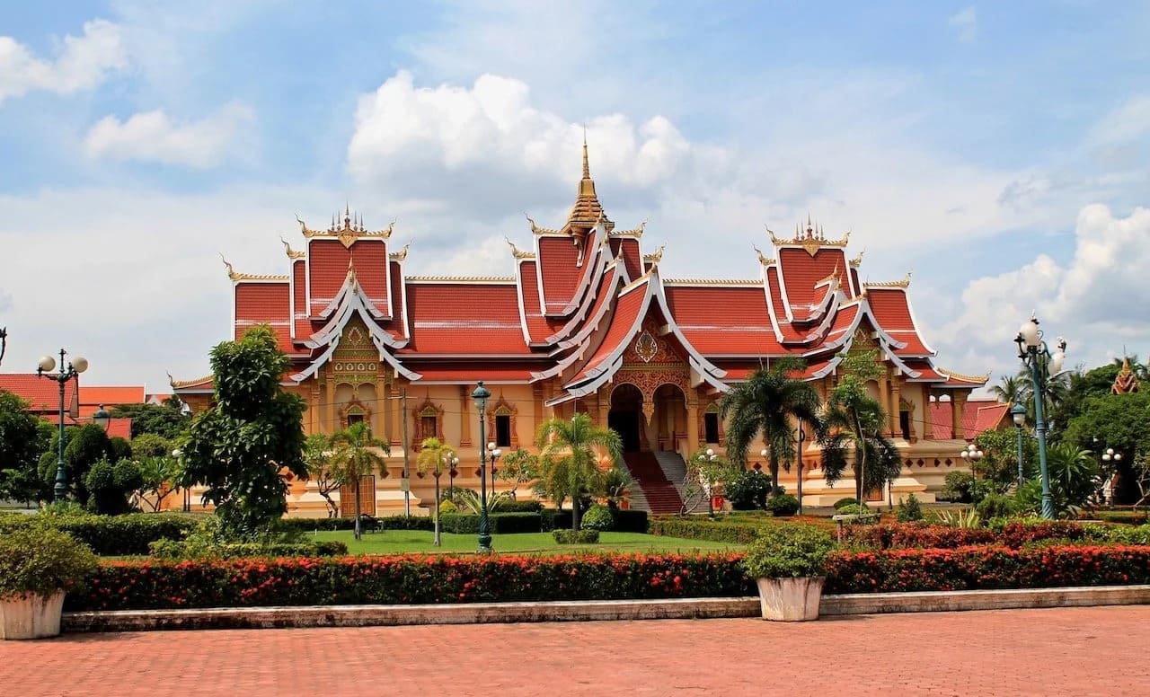 DÉCOUVREZ LES CHARMES DU LAOS